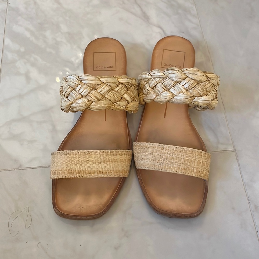 Dolce Vita, two band raffia, basket, weave, wood sliver wedge